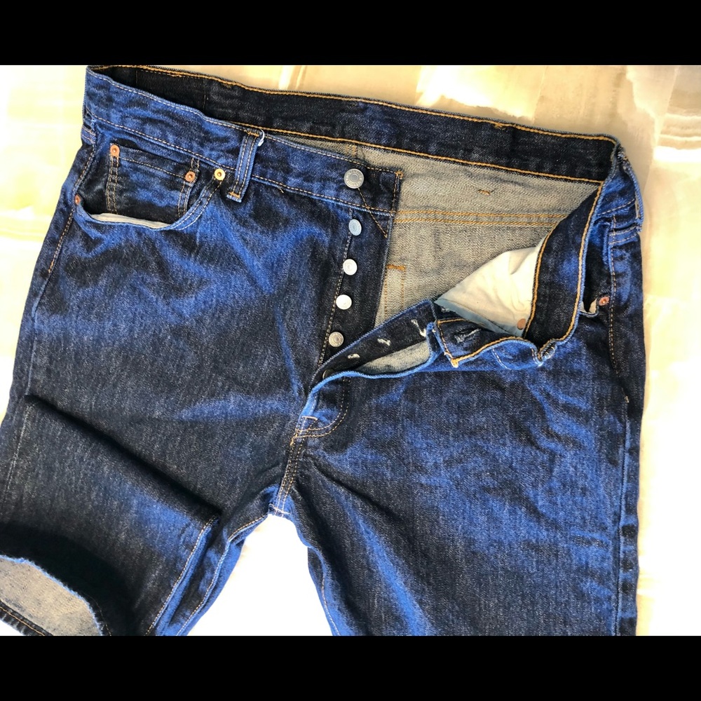 40Wx29L Levi’s 501 Blue Jeans